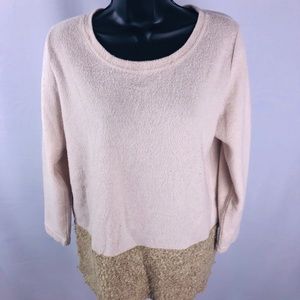 cuddly fleece tunic with 
Wide loop stitch bottom